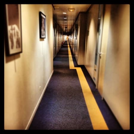 Le mystère des couloirs de bureau